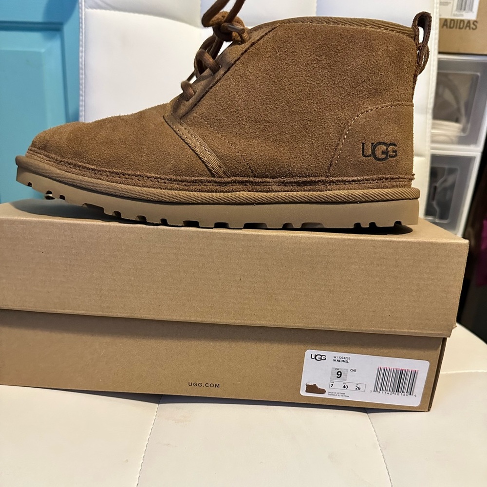UGG NEUMEL WOMEN SIZE 9 chestnut